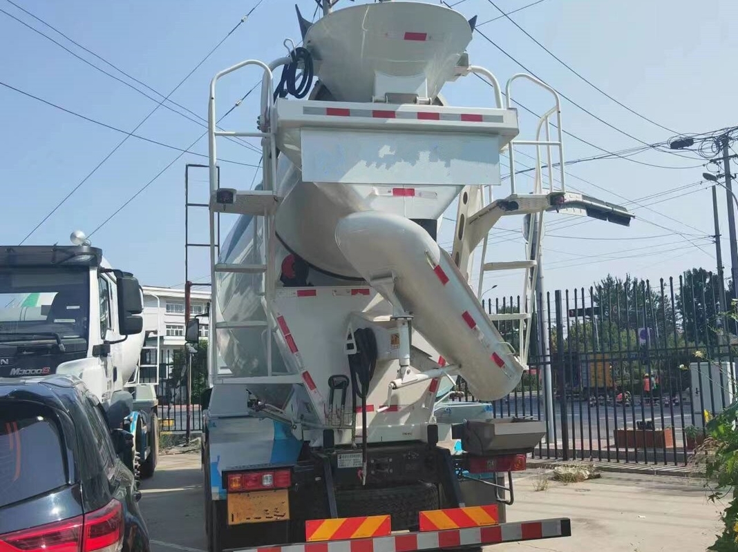 Shacman camion de ciment d'occasion 8*4 mode de conduite 12 cube Euro 5 toit plat