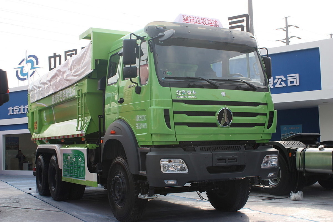 Mode de conduite 6*4 Camions de construction d'occasion Beiben 336 chevaux conduite à gauche Euro 4 Cabine plate