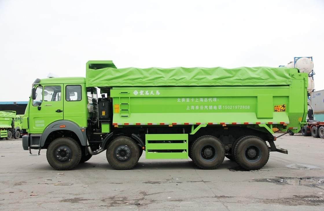 Beiben 8x4 démontant de boue camions lourds usagés cabine à deux rangées et demi 12 pneus