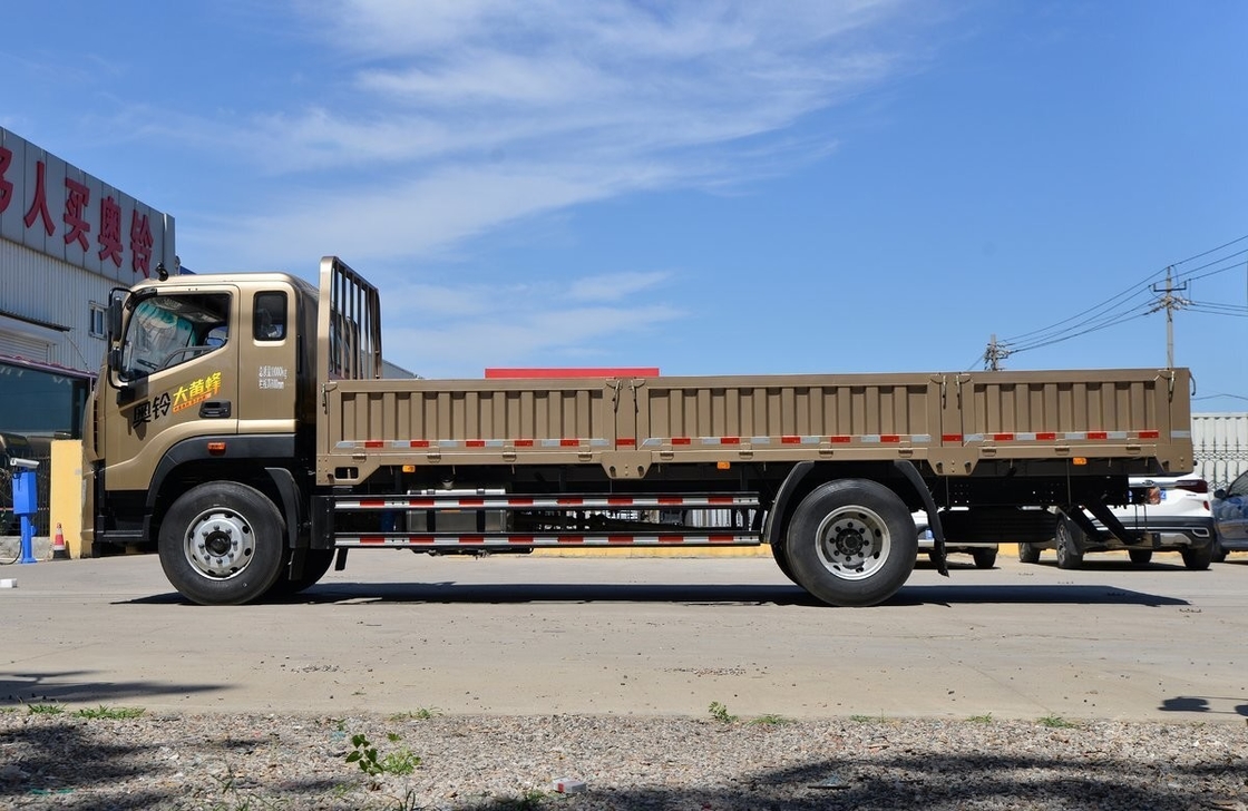 Produits intermédiaires Foton Cargo Truck Cabine simple et demi Moteur diesel de 6,8 mètres