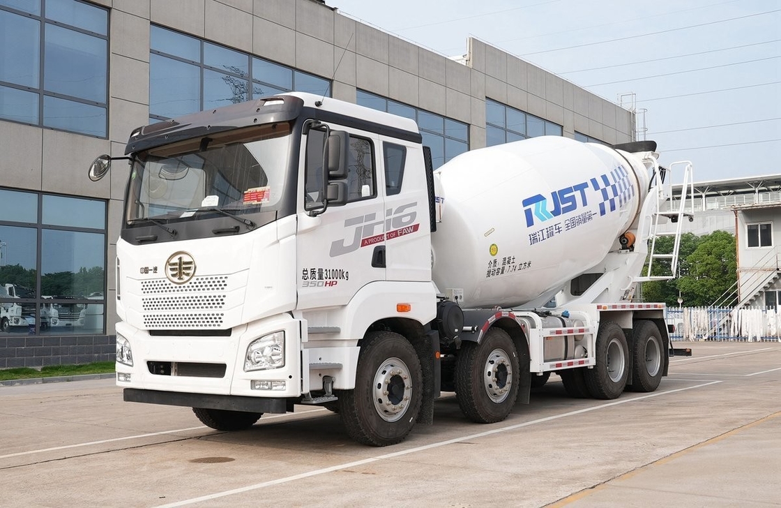 Camion à béton Jiefang 8*4 Mode de conduite Camions à béton usagés 7,74 cube Toit plat