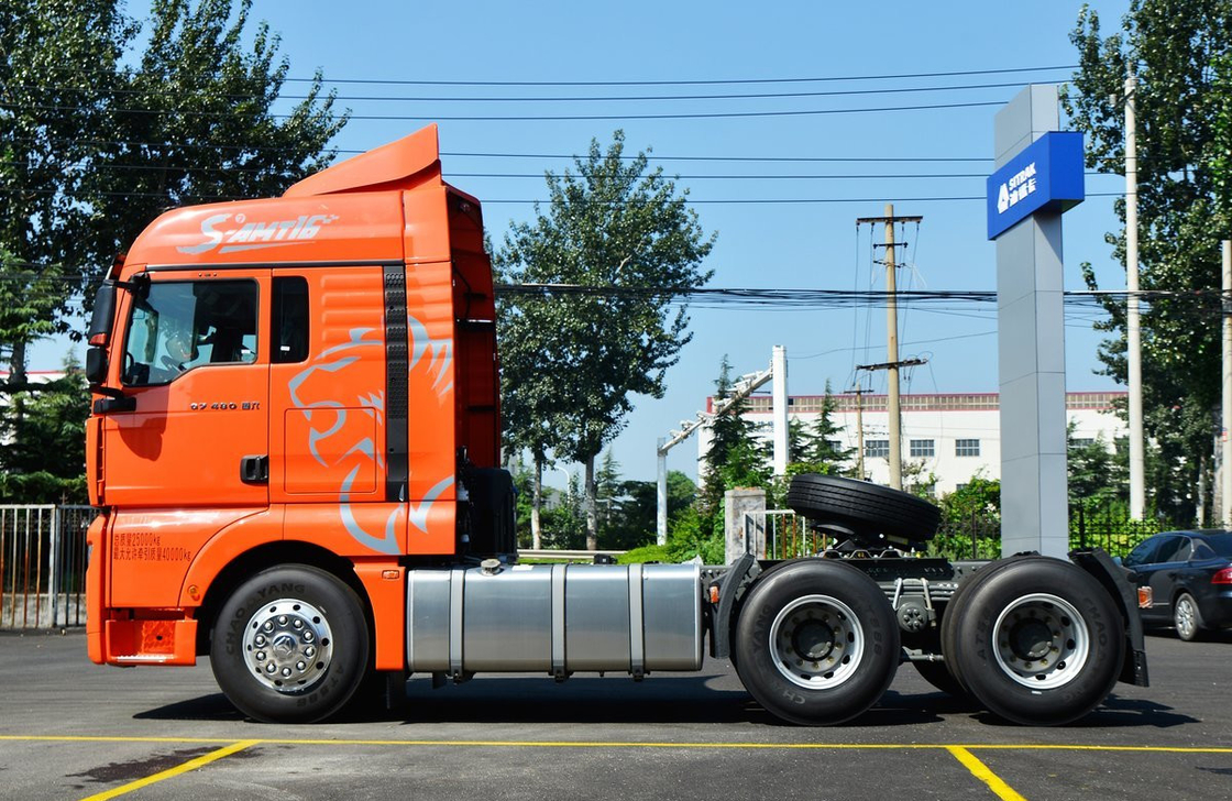 Camion tracteur 6*4 Sinotruck SITRAK G7 haut toit 480 chevaux AMT Printemps à feuilles