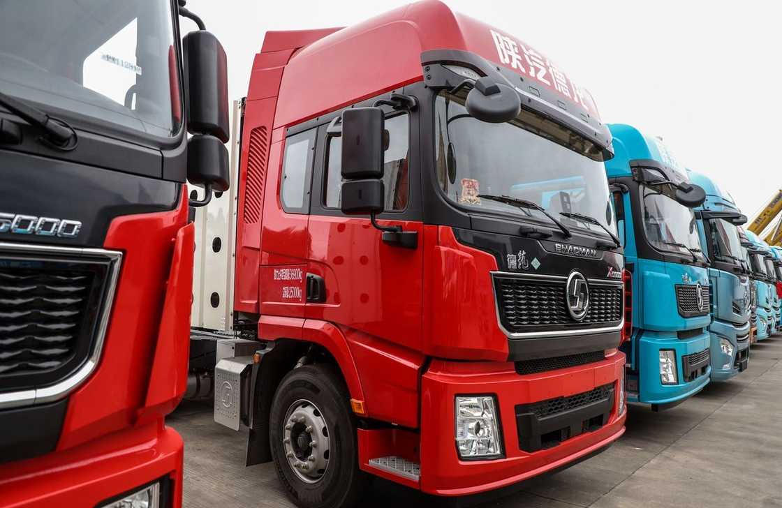 Shacman Truck 6x4 Tête de tracteur X5000 Modèle moteur GNC 530 ch Dormeur à deux étages