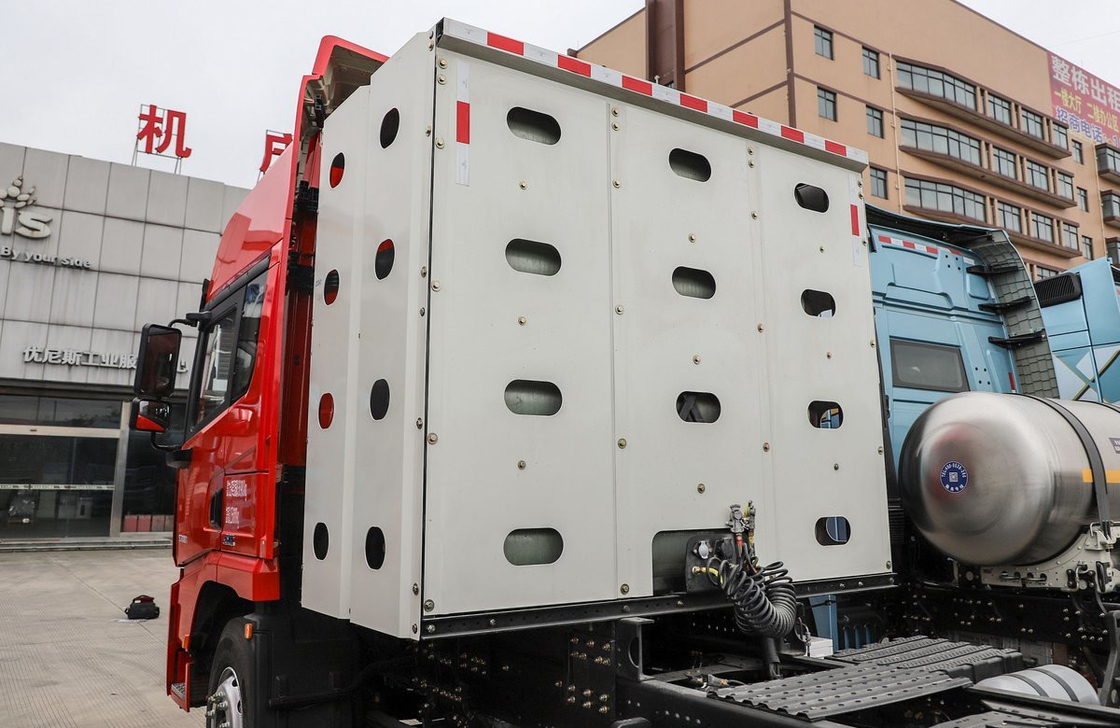 Shacman Truck 6x4 Tête de tracteur X5000 Modèle moteur GNC 530 ch Dormeur à deux étages