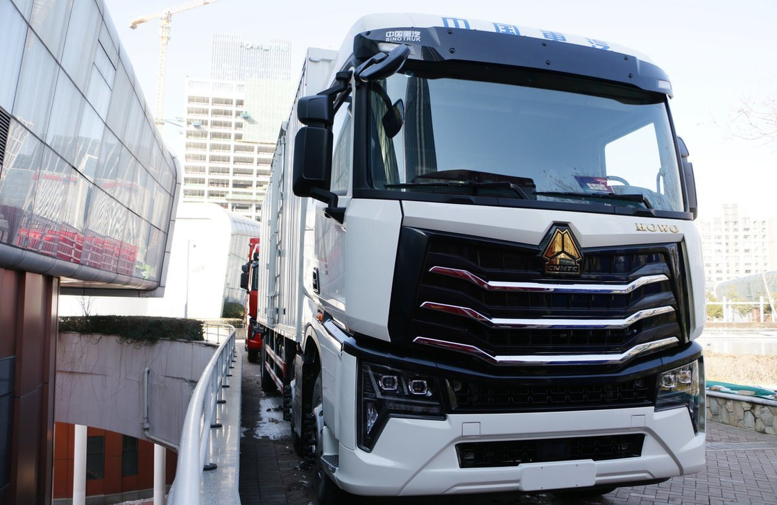Camion de chargement à l'occasion Sinotruck MAX 6*2 Modèle lourd de conteneur Moteur à boîte de diesel