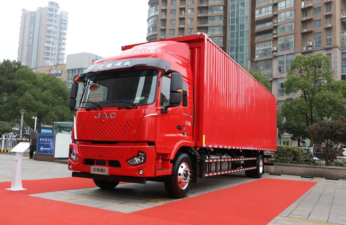 Camion d'occasion Cargo Type de boîte à ailes Camion JAC Camion* 4*2 Double pneus arrière 3 sièges