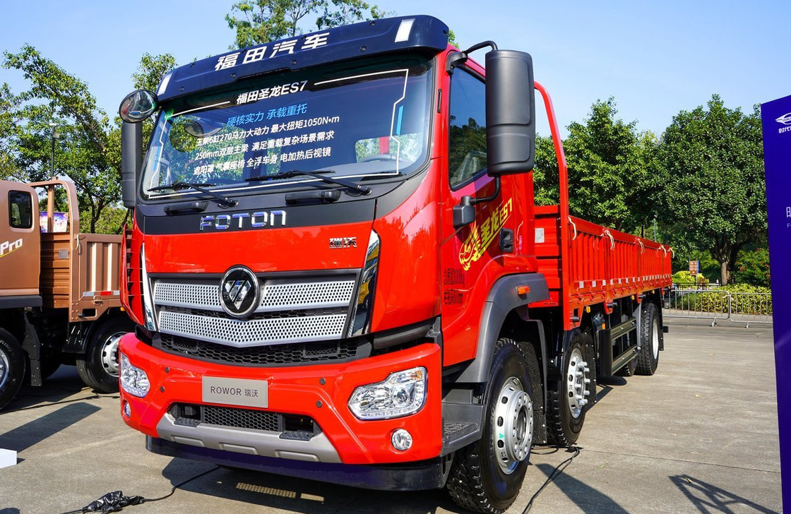 Camion de chargement chinois d'occasion moteur Yuchai 270 ch 8*2 mode de conduite 2 places monosouche