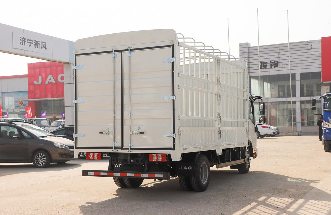 Camions de chargement d'occasion de Chine JAC S6 modèle 4*2 Camion léger moteur Cummins 160 ch