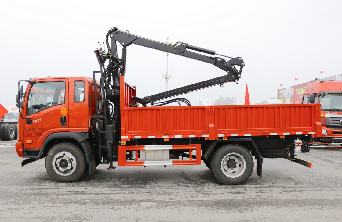 Vélos de levage montés sur une grue 4 tonnes Dayun 4*2 cabine unique et demi