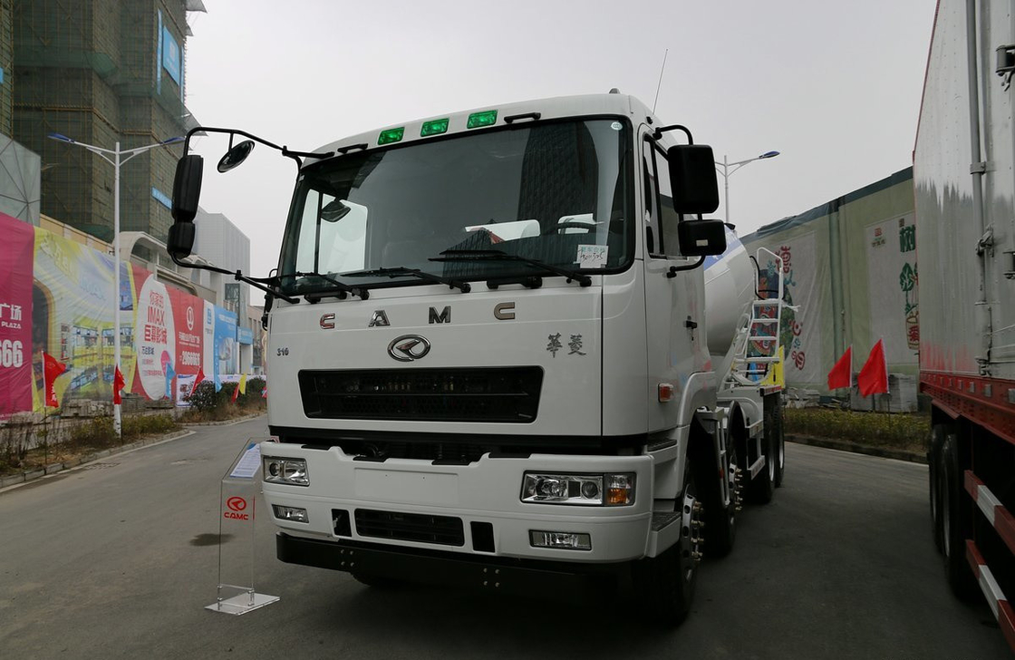 Camion à béton usé 8×4 CAMC Ciment à béton 310 ch Euro 5 Grand réservoir 12 pneus
