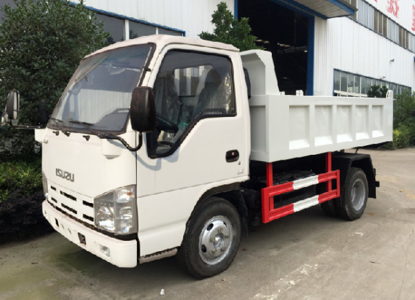Camion à bascule de 3 tonnes ISUZU 4*2 Petit détonateur Euro 4 Multifonctions à feuilles 5 engrenages de vitesse