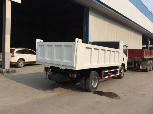 Camions à déverrouillage d'occasion 4*2 Chargement 10 tonnes 5,2 mètres de long Box 9 Cubic Isuzu Dumper Nouveau