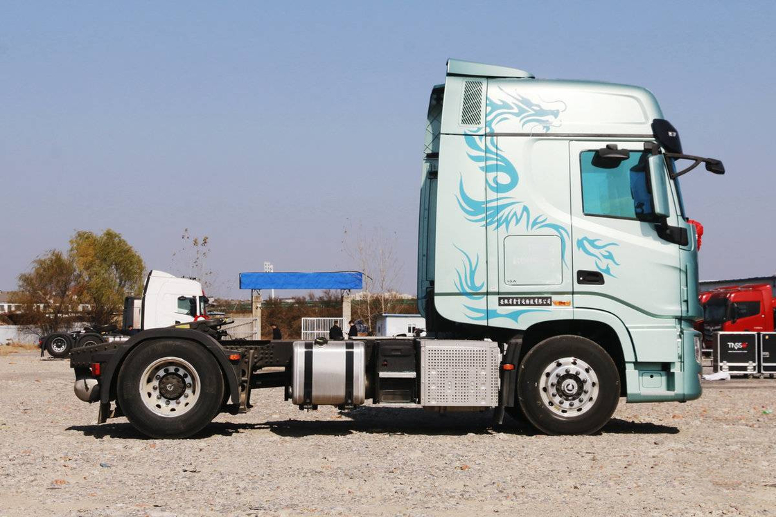 Camion à tête de tracteur Eaton 12e vitesse Dongfeng GX 4*2 Masse de traction 35 tonnes 480 chevaux Camion lourd