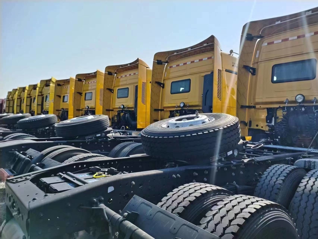 Nouveaux camions tracteurs 6*4 Foton GTL Cheval 510 chevaux Couleur jaune 10 pneus automatique 2021 Année