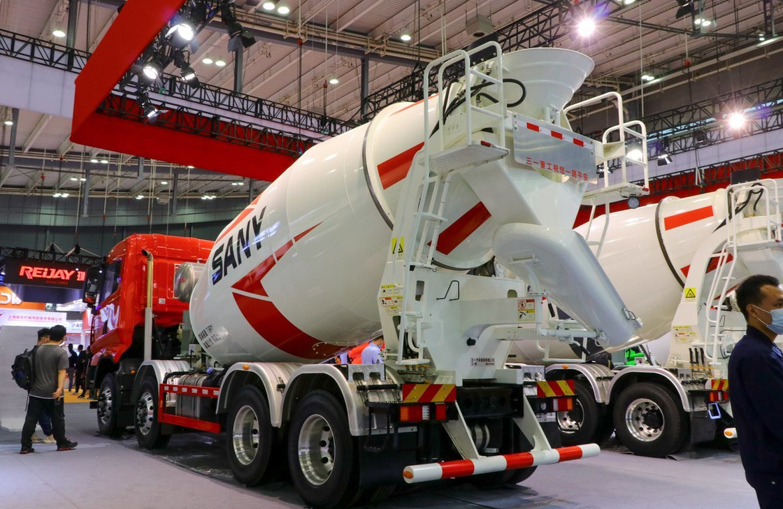 Camion de transport de béton 8 × 4 Sany Mixer 8 Hino moteur cube 307hp 12 vitesses