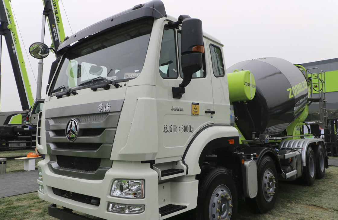 Camion à béton Ghana Hohan J5G 8*4 châssis Zoomlion Tanker 8M3 moteur diesel 310 ch