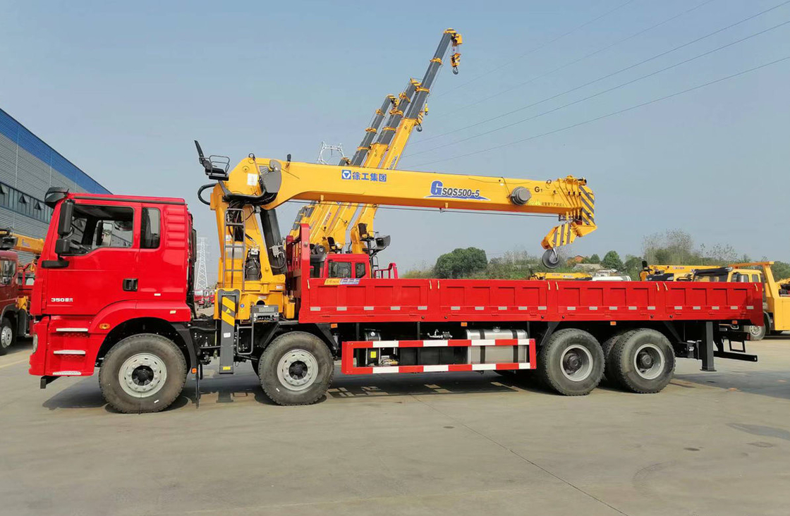 20 tonnes de camion monté grue Shacman 8×4 Lit plat boîte 5 section bras 23,7 mètres de long