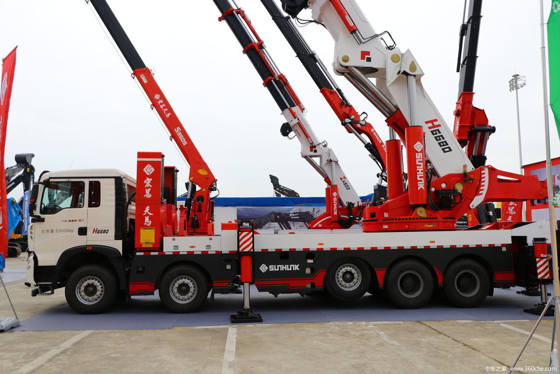 Cran monté sur camion de 100 tonnes Howo 10*4 châssis 440 chevaux