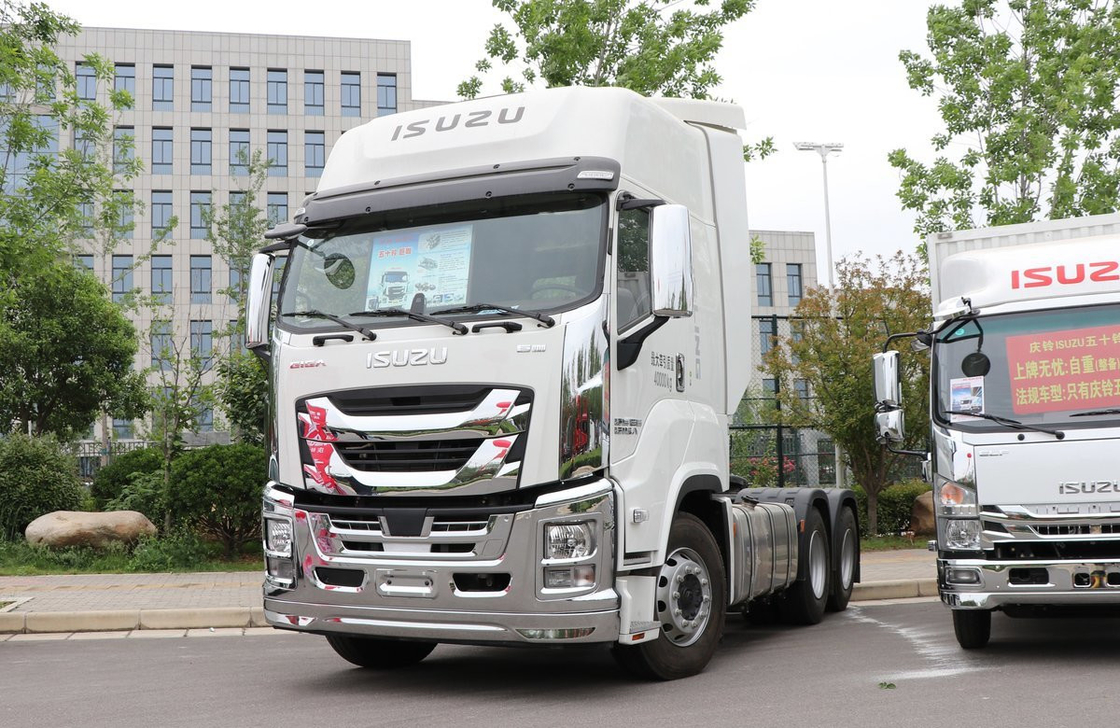 Tracteur Truck Prix Commerce Boîte de vitesses ZF Automatique 6×4 ISUZU Tête de remorque 520hp Cabine haut toit