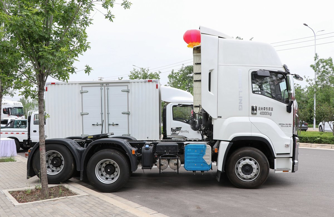Tracteur Truck Prix Commerce Boîte de vitesses ZF Automatique 6×4 ISUZU Tête de remorque 520hp Cabine haut toit
