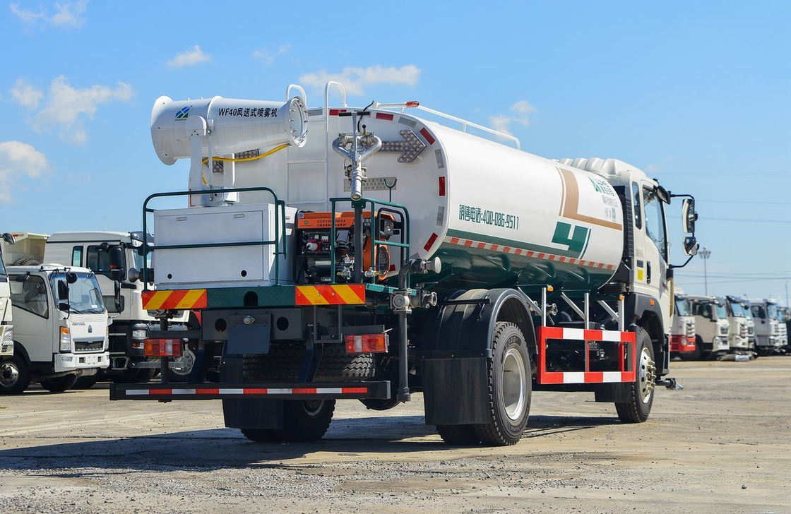 Camion pétrolier 4x2 Sinotruck Howo Weichai 220 chevaux pneus arrière doubles Cabine à rangée unique