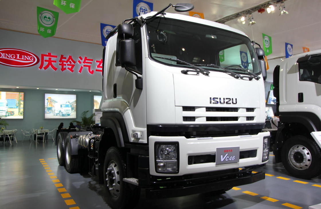 Camion tracteur cabine à toit plat ISUZU remorque à tête de cheval 6 * 4 mode de conduite 350 ch Émission Euro 4