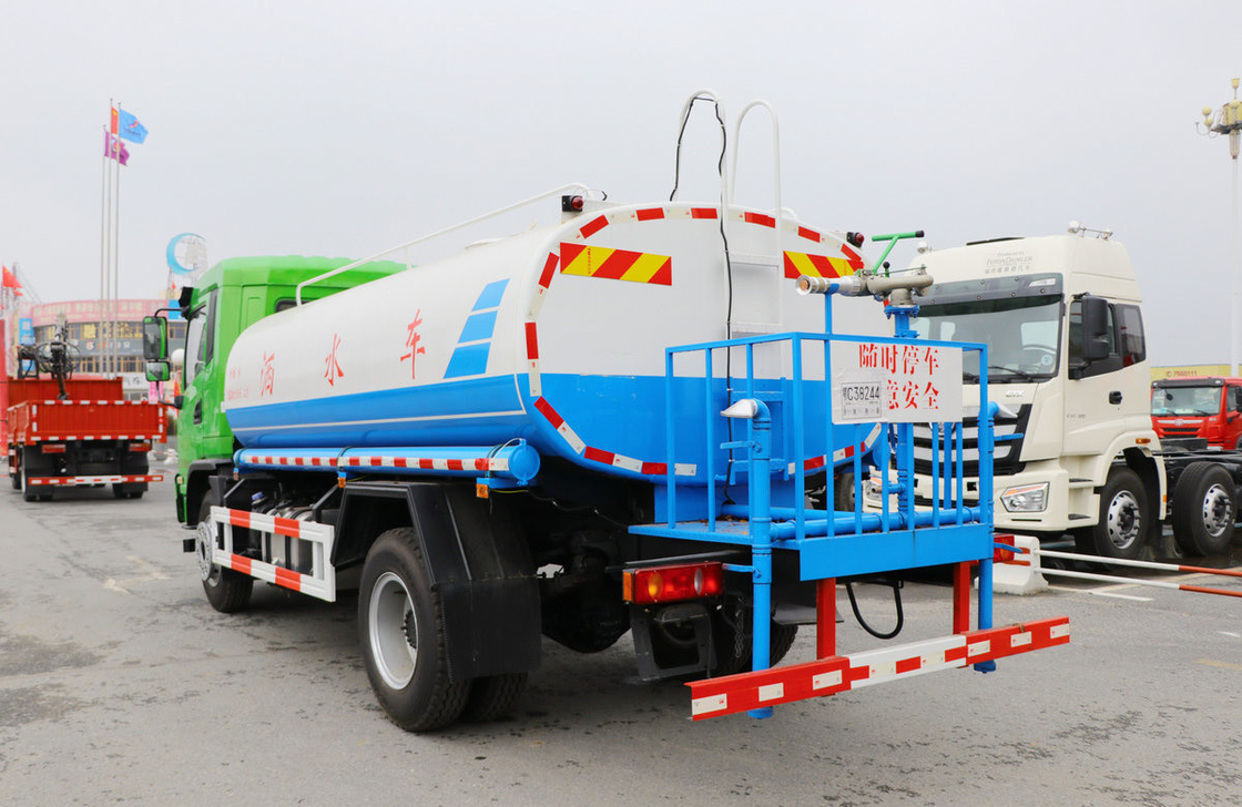 Camion-citerne à eau 10000 litres à essieu unique 4 × 2 mode de conduite moteur Dayun Sprinkler Yuchai