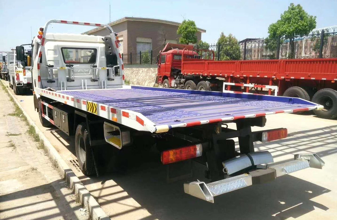 Wrecker remorqueur lit FAW J6L modèle à un seul essieu 6 roues 160 chevaux Chargement 3,5 tonnes LHD