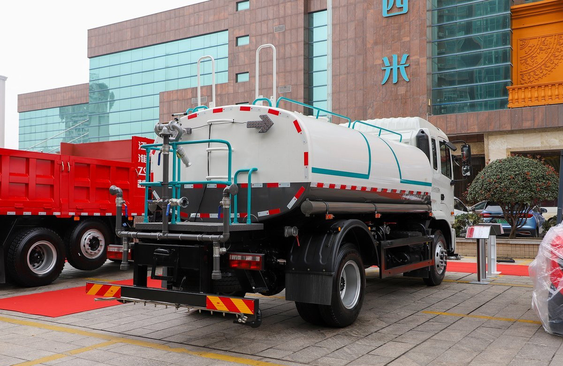 Camion-citerne à eau à pulvérisation JAC 4×2 à un seul essieu moteur diesel 200 ch 10 cube