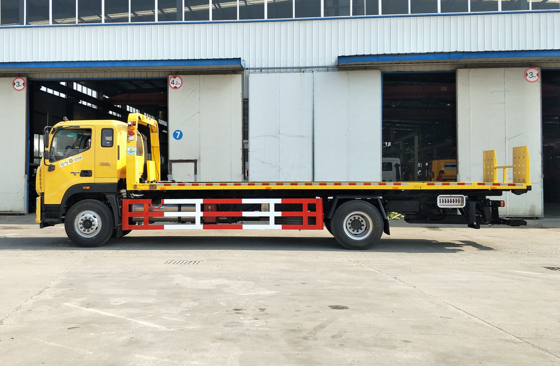 7 tonnes de chariot de démolition moteur Foton Cummins 210 ch Lit plat 4 * 2 mode de conduite 10,5 mètres de longueur