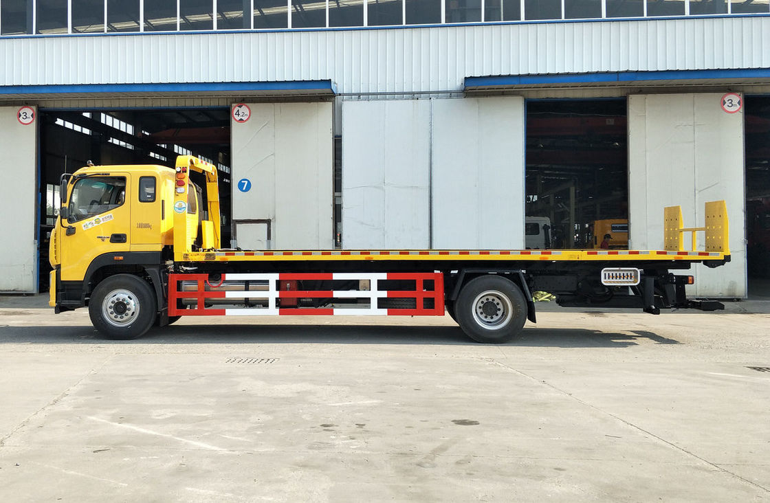 Mode d'entraînement du lit plat 4*2 du moteur diesel de Foton de camion de dépanneuse de 7 tonnes 10,5 mètres de long