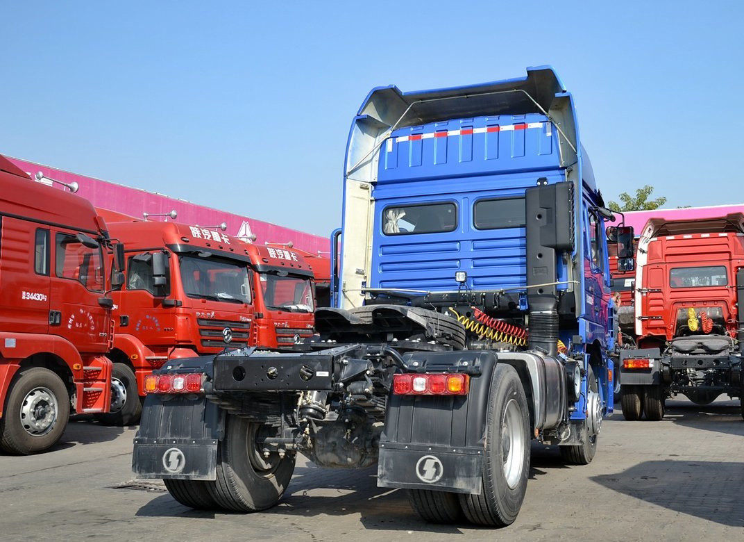 Tête de camion Shacman F3000 4*2 Mode de conduite Tracteur camion haut toit FAST 9- vitesse de transmission
