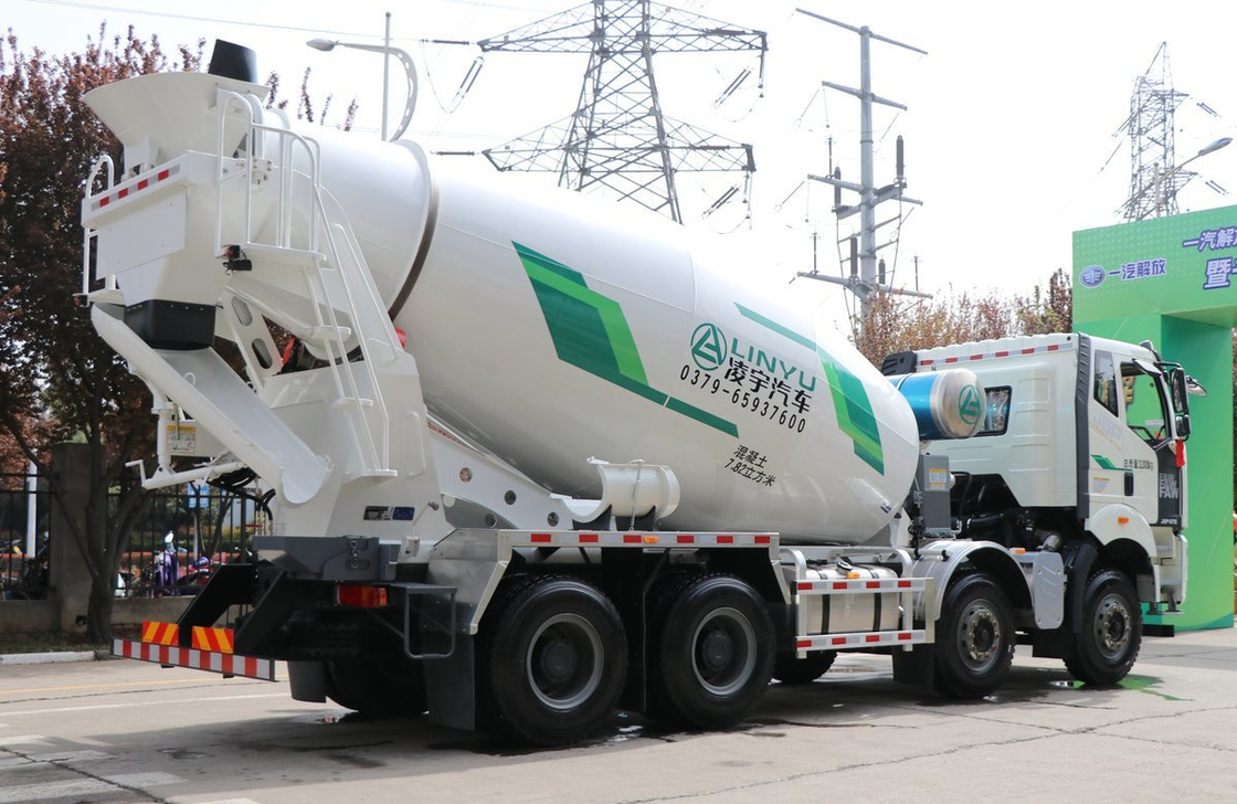 Camion à béton 12 roues 8*4 FAW Mixer 375hp Une cabine de couchage 8 cubic Tanker