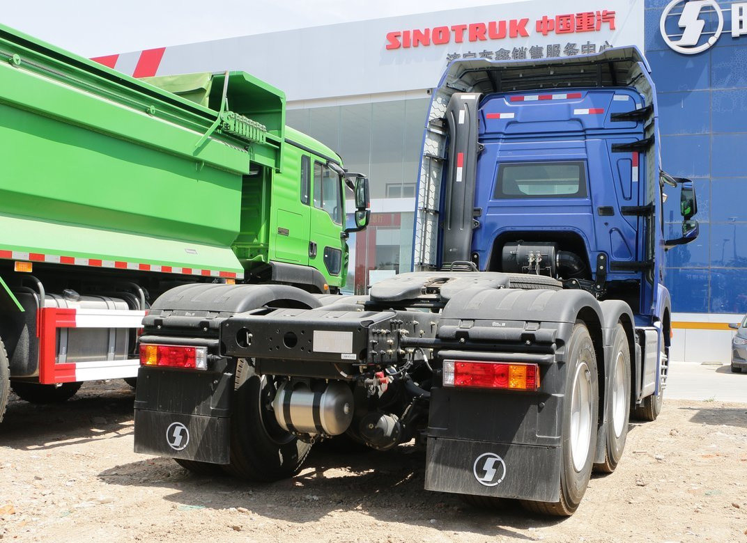 Unité de tracteur camions couleur bleue cabine haut toit 480hp Shacman H6000 Prime Mover boîte de vitesses rapide
