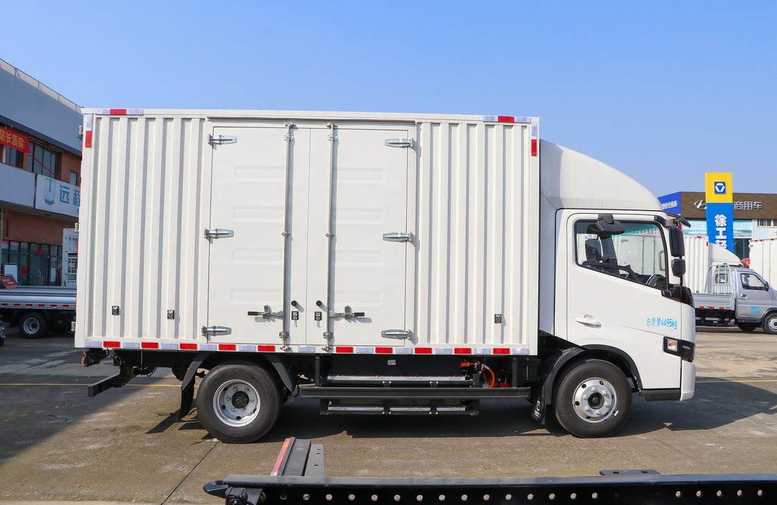 Box Trucks Geely Pure Electric Truck Nouveau carburant énergétique 4*2 Fourgon Box 4 mètres A/C