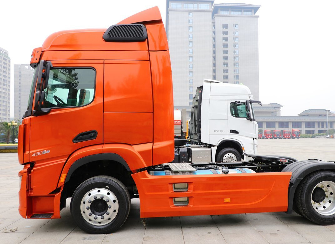 Tracteur Trailer Truck tout neuf 4*2 Shacman H6000 Single Axle Weichai 430hp Une rangée et demie