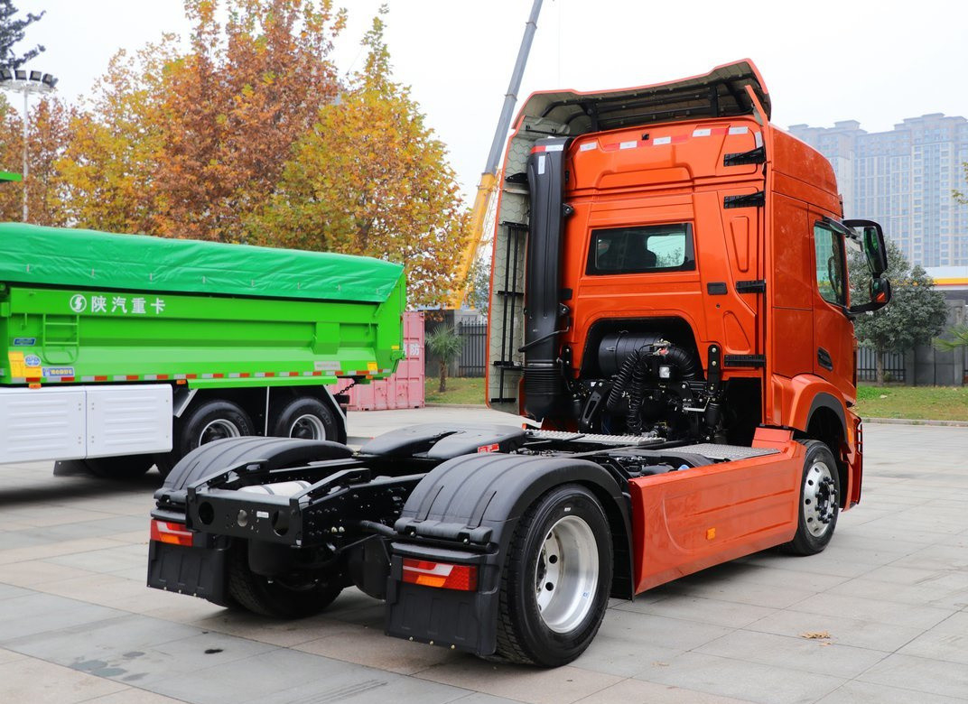 Tracteur Trailer Truck tout neuf 4*2 Shacman H6000 Single Axle Weichai 430hp Une rangée et demie