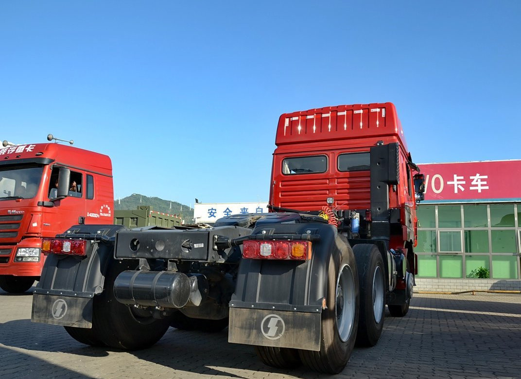 Chauffeur de tracteur Shacman F3000 haut toit cabine 10 pneus Weichai 375hp LHD/RHD Bonne utilisation en Afrique