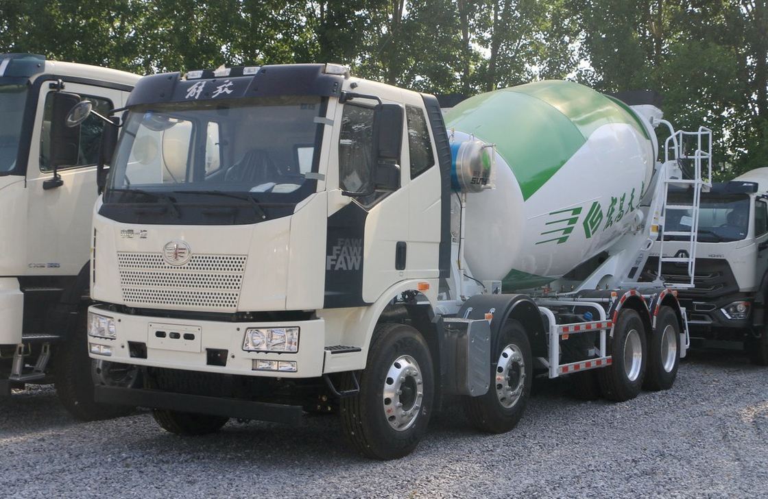 90% nouvelle machine à béton avec une seule et demi-cabine 8*4 FAW