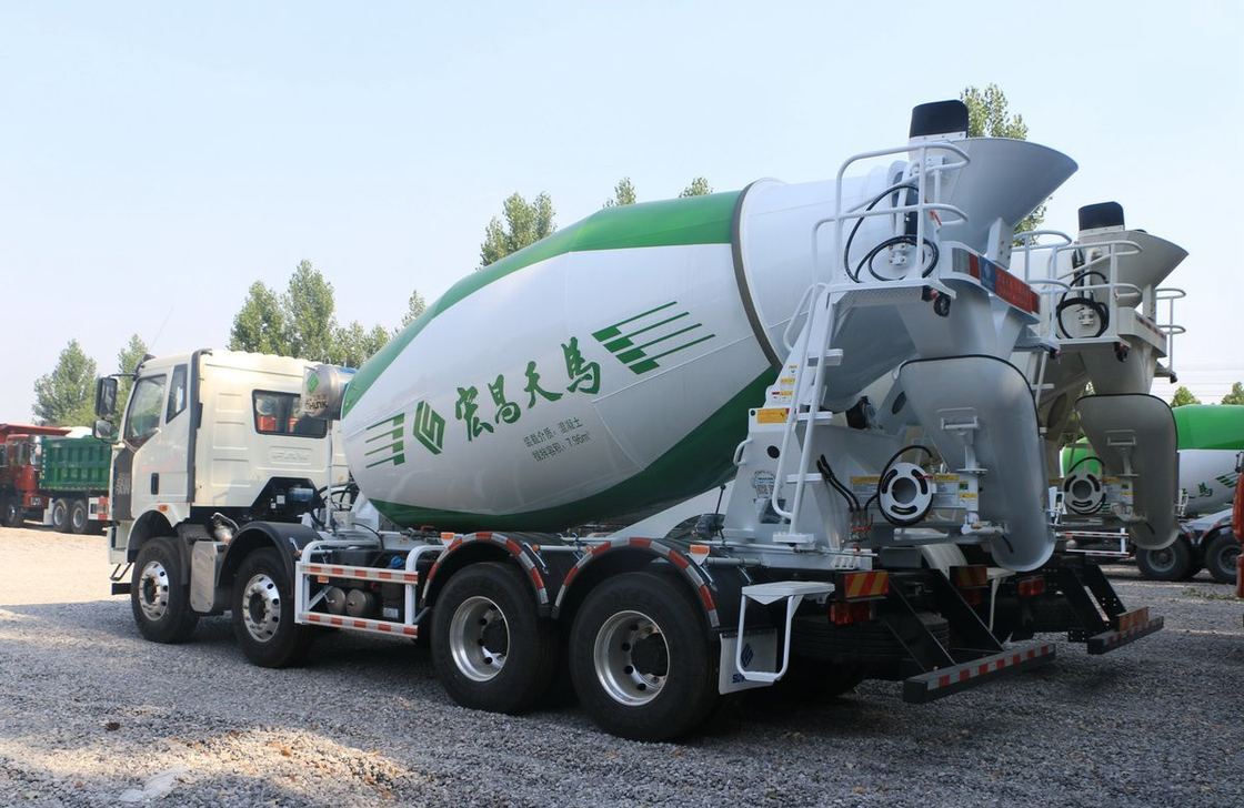90% nouvelle machine à béton avec une seule et demi-cabine 8*4 FAW