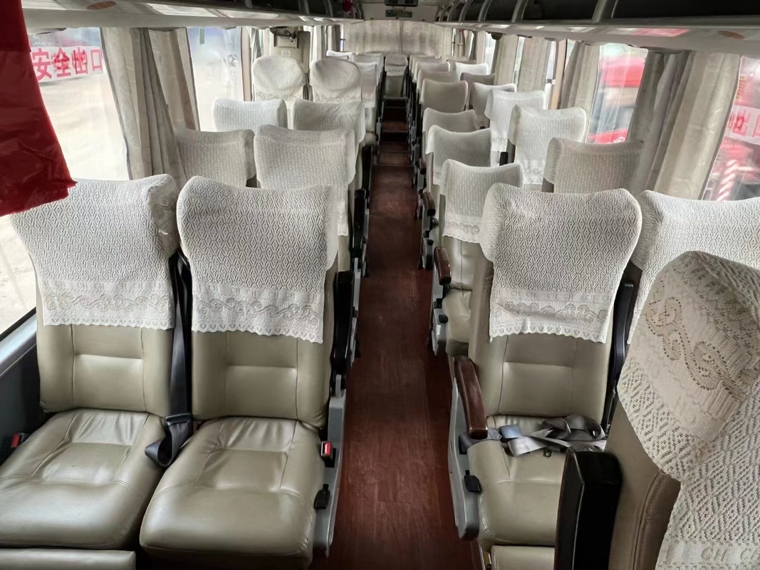 Euro 4 émission 49 sièges Autobus Yutong d'occasion Un et demi couche de transport de bus d'occasion