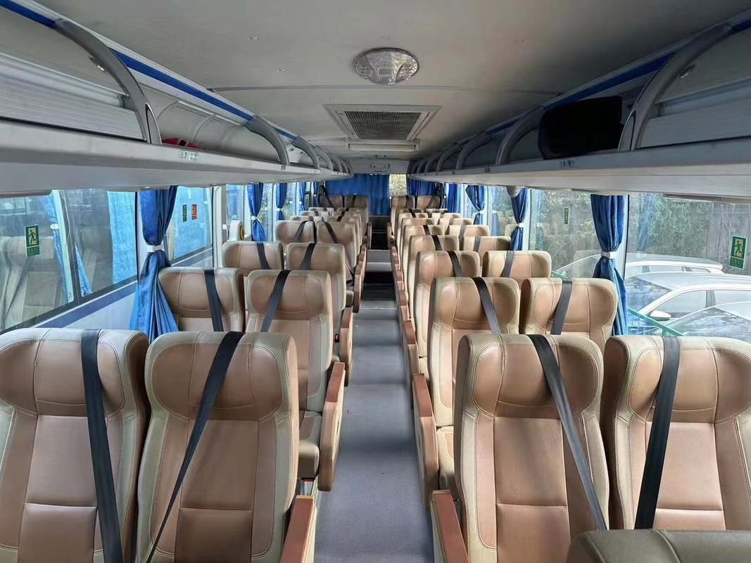 68 sièges 2013 Année Diesel Autocar d'occasion BusZK6122H Avec A / C équipé de la norme d'émission Euro III