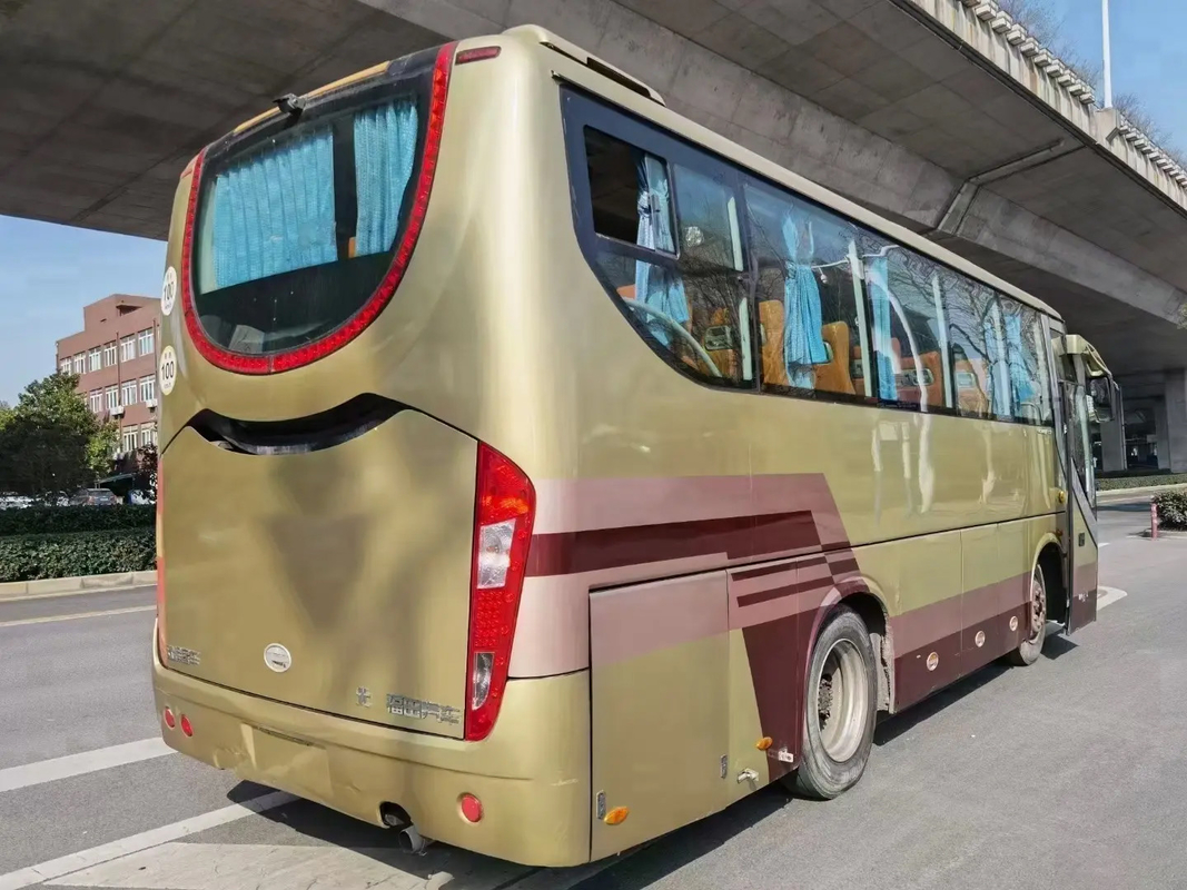 BJ6800 Autobus diesel à conduite gauche climatisé de la marque Futian avec un grand espace pour les bagages