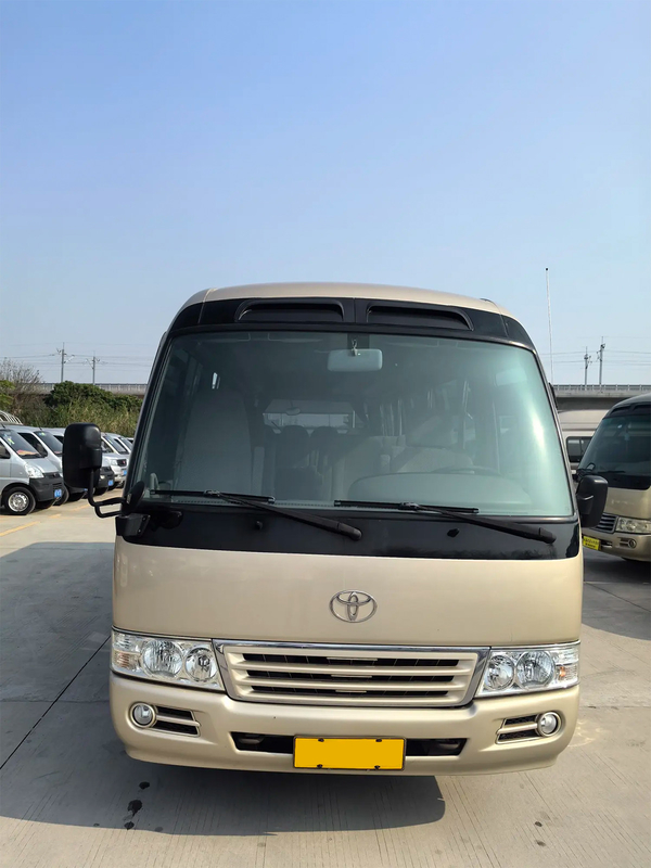 Toyota Coaster 20 places électrique à porte chinoise Chine IV Champagne or Bus d'affaires de taille moyenne