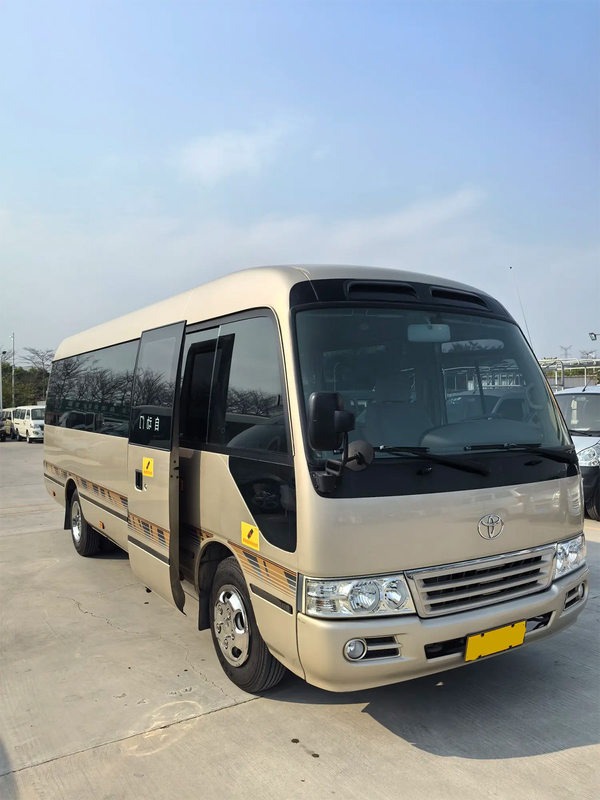 Toyota Coaster 20 places électrique à porte chinoise Chine IV Champagne or Bus d'affaires de taille moyenne