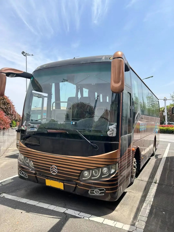 Autobus de luxe d'occasion 39 sièges Couleur or Euro 4 Moteur Yuchai Autobus Dragon doré XML6907