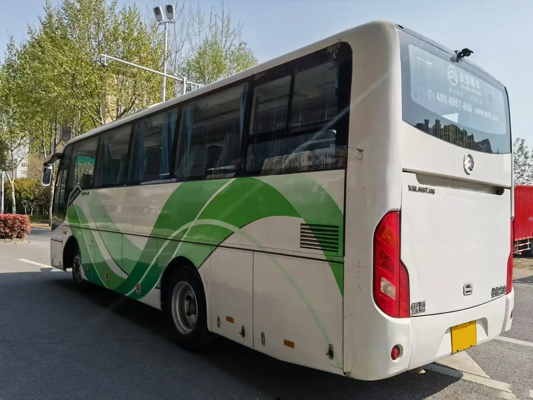 XML6857 33 places, moteur diesel blanc à porte unique et bus d'occasion climatisé