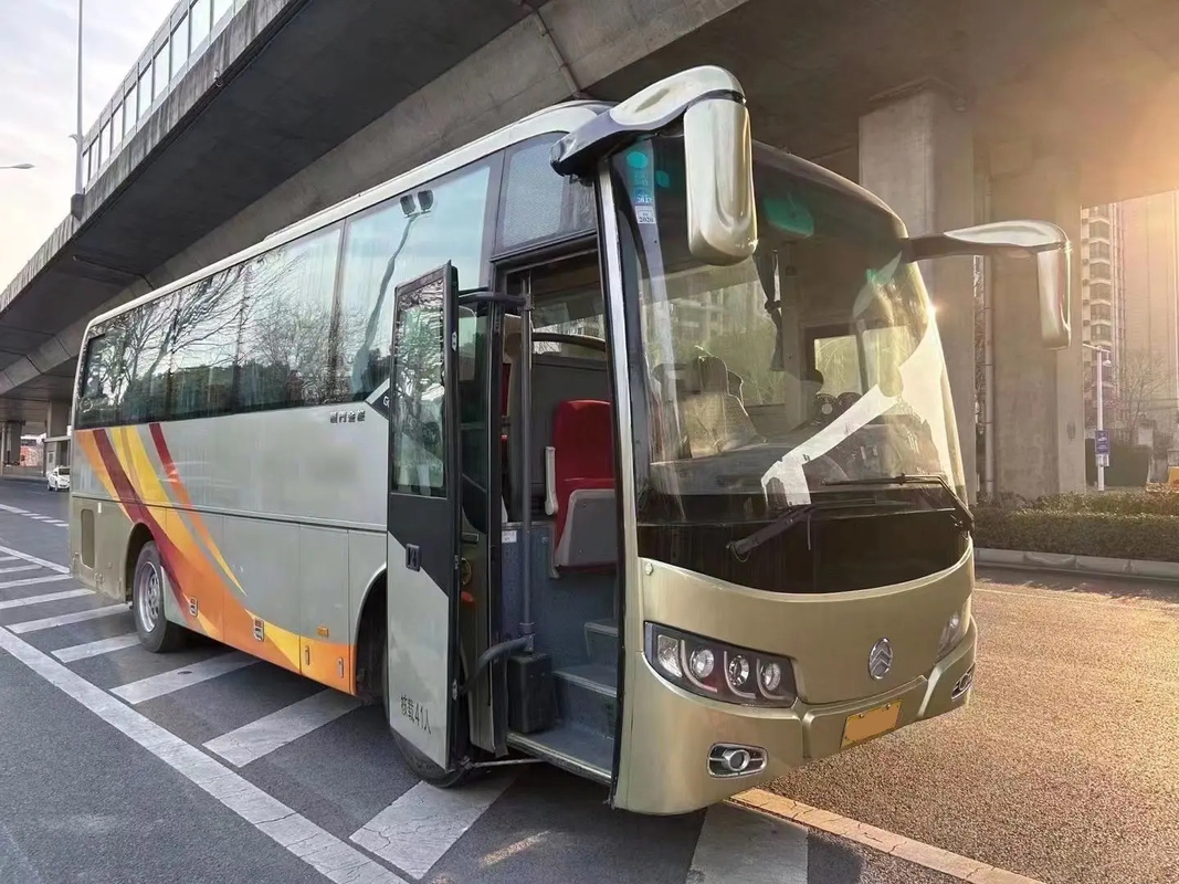 41 sièges Bonne climatisation, moteur diesel arrière, luxe et confort Autobus de tourisme d'occasion