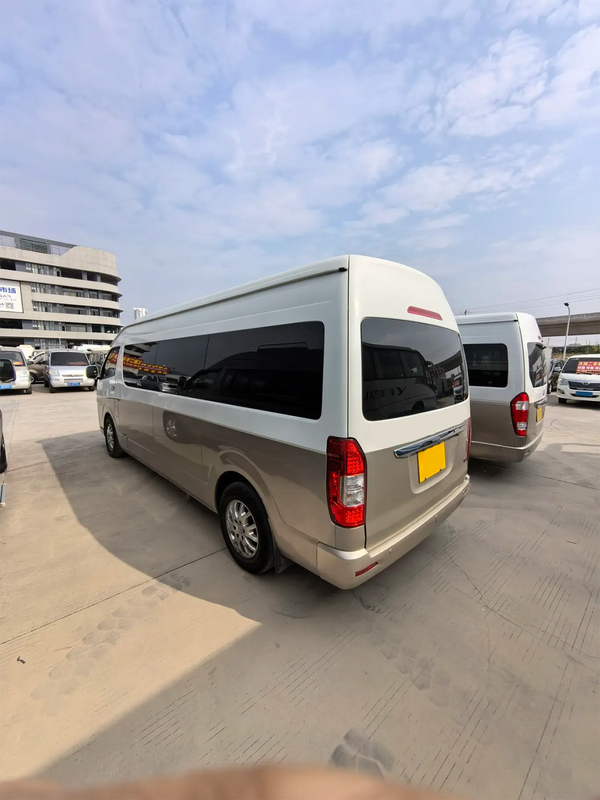 Minicoche d'occasion 2017 année 19 sièges moteur à huile porte oscillante externe Jinlong Hiace