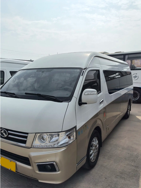 Minicoche d'occasion 2017 année 19 sièges moteur à huile porte oscillante externe Jinlong Hiace